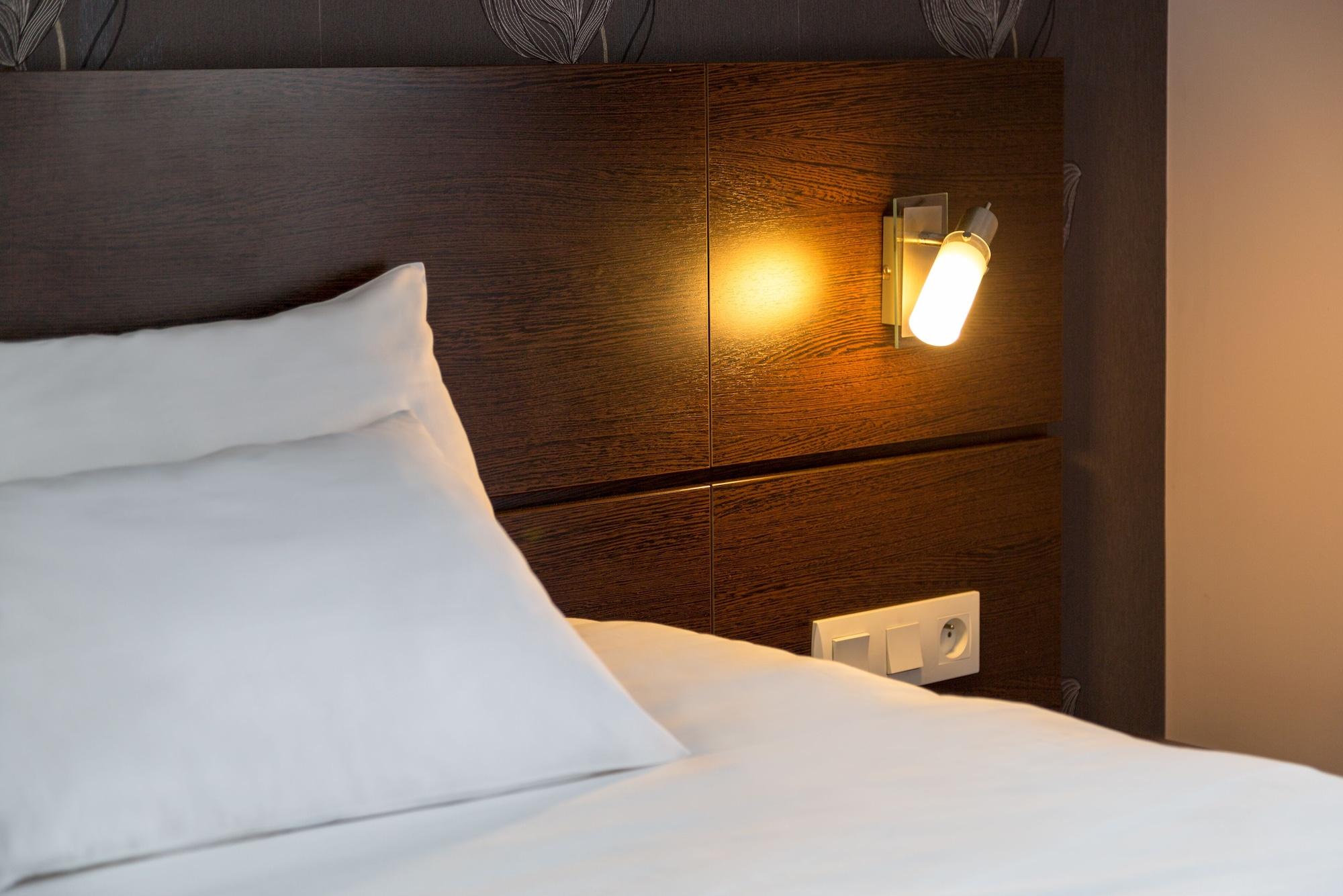 Urban Style, Hotel Le Cheval Noir, Saint-Etienne Экстерьер фото