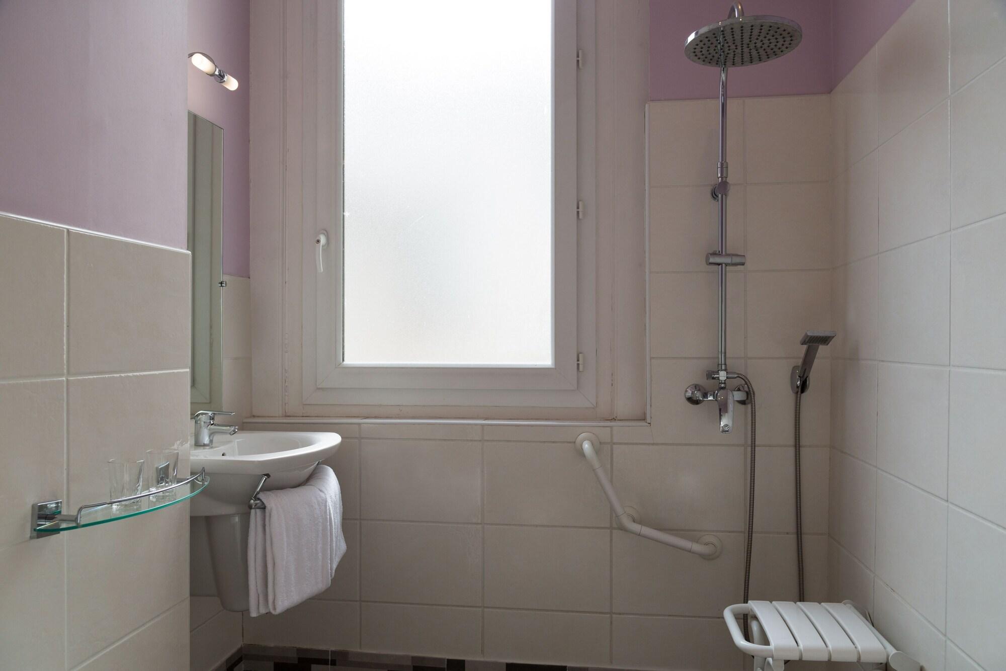Urban Style, Hotel Le Cheval Noir, Saint-Etienne Экстерьер фото