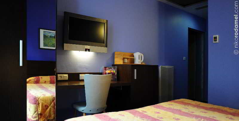 Urban Style, Hotel Le Cheval Noir, Saint-Etienne Экстерьер фото